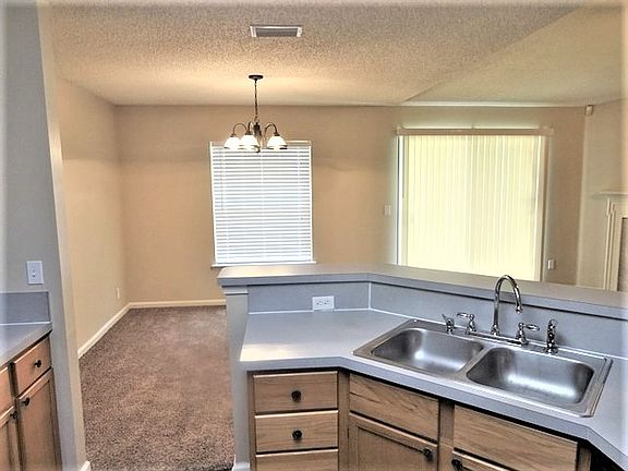4th image of 12612 Ashglen Dr N
