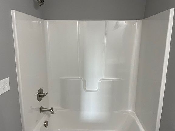 4th image of 193 Pleasant Ln