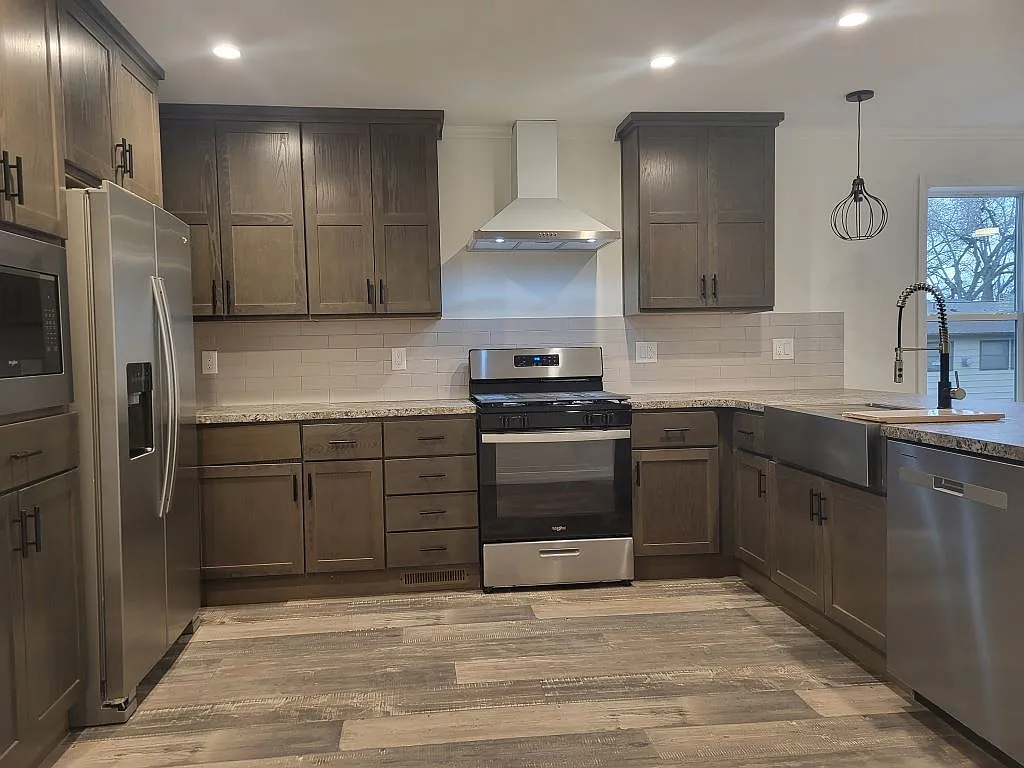 2 bed, 2.0 bath, 1095 sqft, $1,950 — Photo 2