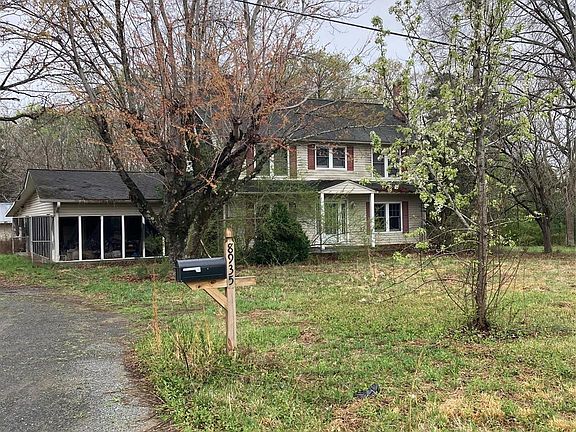 2nd image of 8931 Stokes Ferry Rd