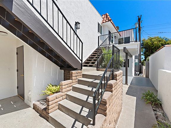 4th image of 223 Avenida Victoria