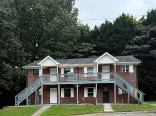 1502 Oakshire Ct APT A, Winston Salem, NC 27107