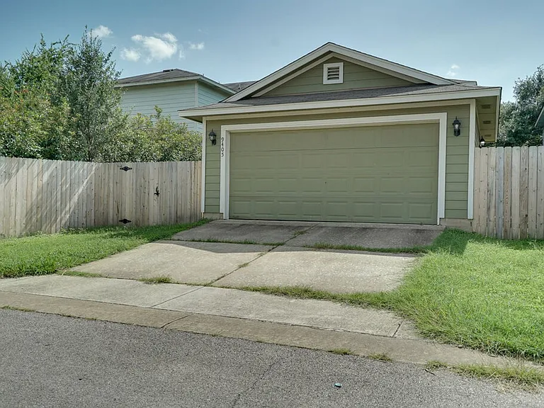 9405 Rowlands Sayle Rd — Photo 21