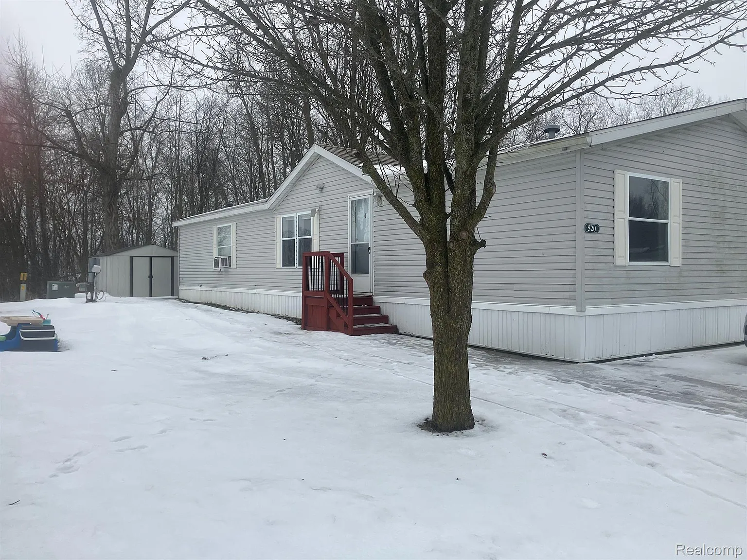 520 E Pondview Dr photo 1