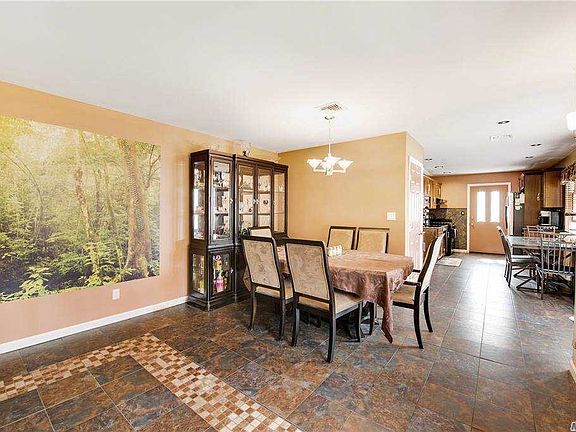 2nd image of 1653 Manatuck Blvd
