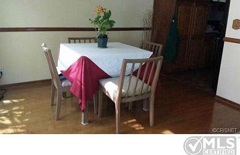 4th image of 22141 Burbank Blvd Unit 6