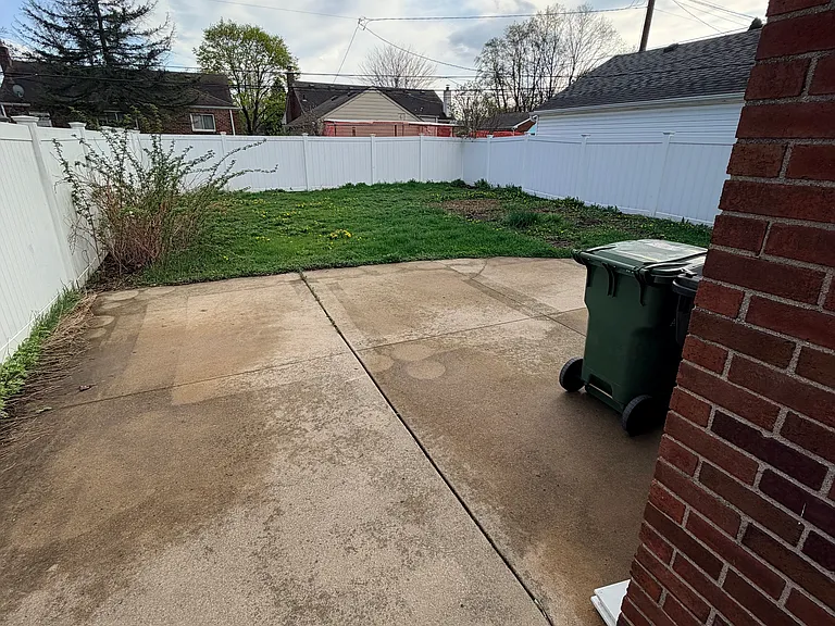 15549 Angelique Ave — Photo 27