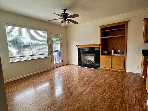 4th image of 2322 Mountain Springs Dr