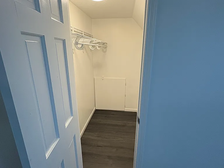 4521 Park 10 Ct — Photo 16