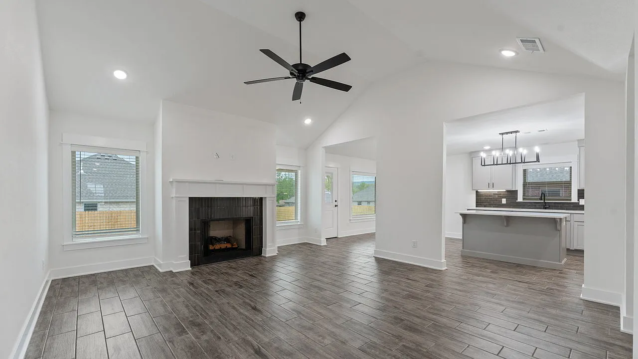 3 bed, 2.0 bath, 1737 sqft, $1,945 — Photo 4