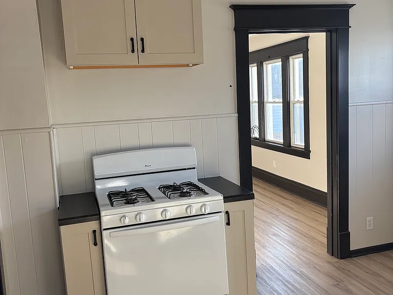 4260 S Park Ave #3 — Photo 2