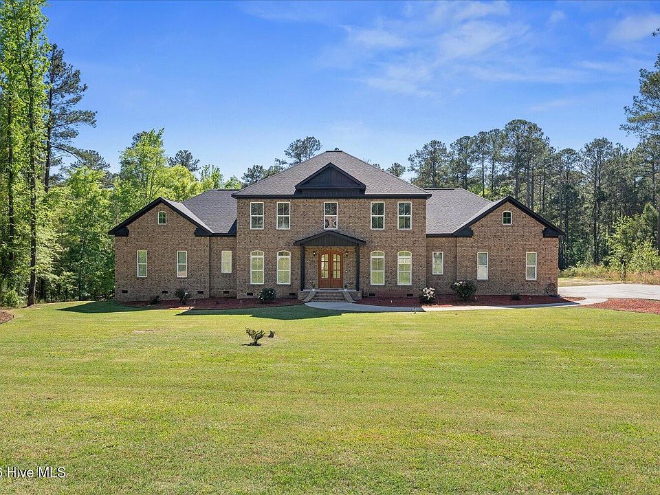 1st image of 502 Schoolhouse Lane