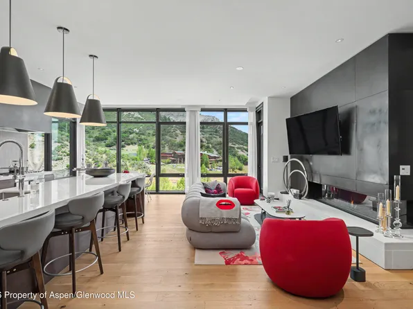 45 Wood Rd #401, Snowmass Village, CO 81615