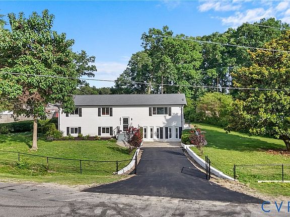 2nd image of 4911 Aqua Ln