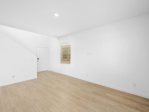 5 web or mls Lennar 2670 Marlette Ave 5