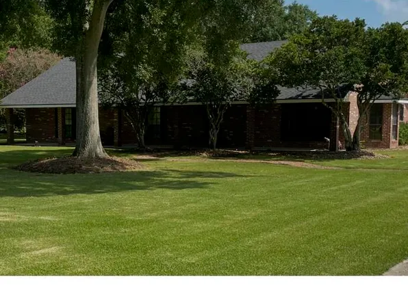 311 Interlaken Dr, New Iberia, LA 70563