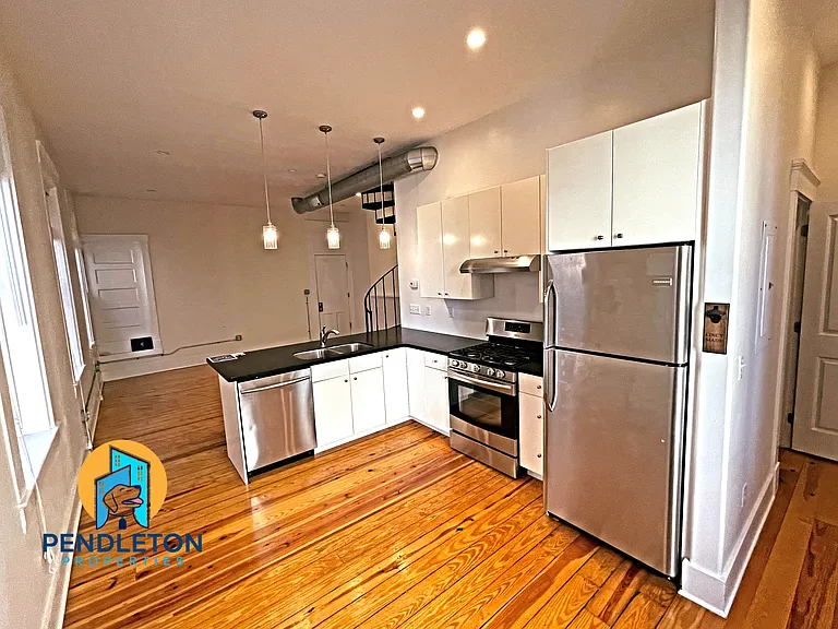 514 E 12th St #3 — Photo 4