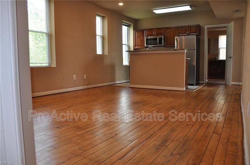 1st image of 112 W 39th St Unit 11