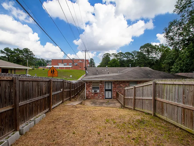822 N Hughes St — Photo 28