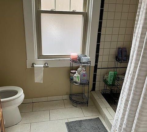 5th image of 520 Probasco St