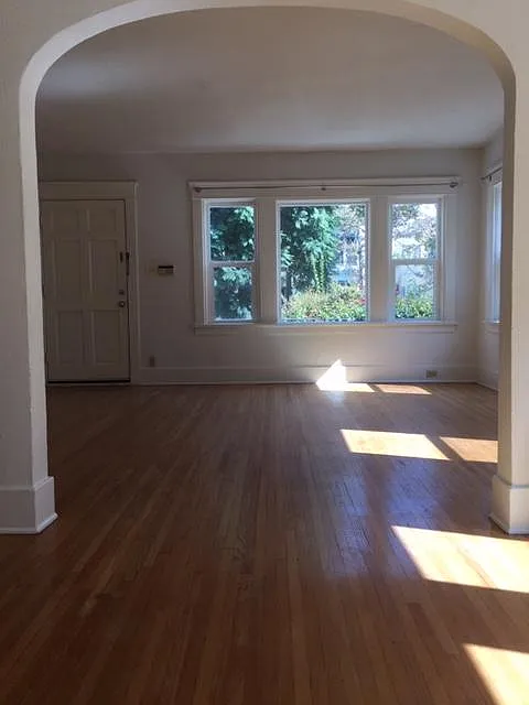 2 bed, 1.5 bath, 1500 sqft, $4,125 — Photo 3