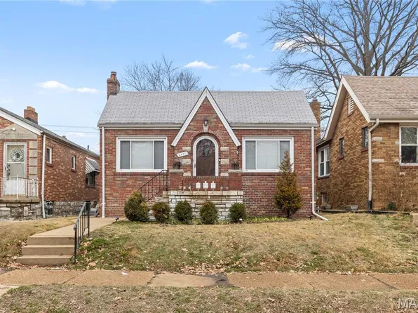 4981 Pernod Ave, Saint Louis, MO 63139