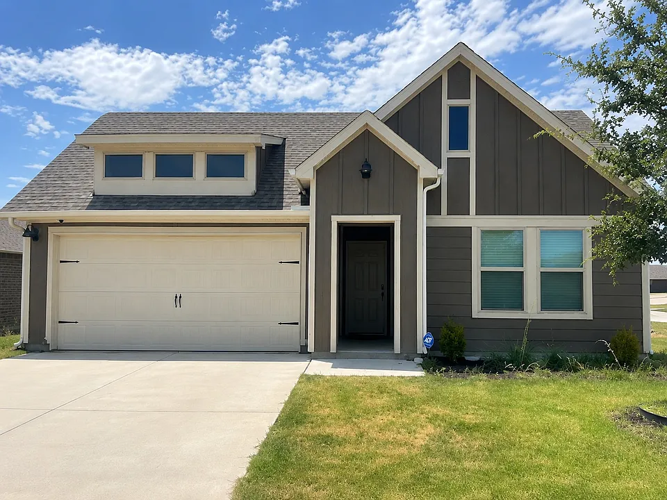 11129 Pond View Ct