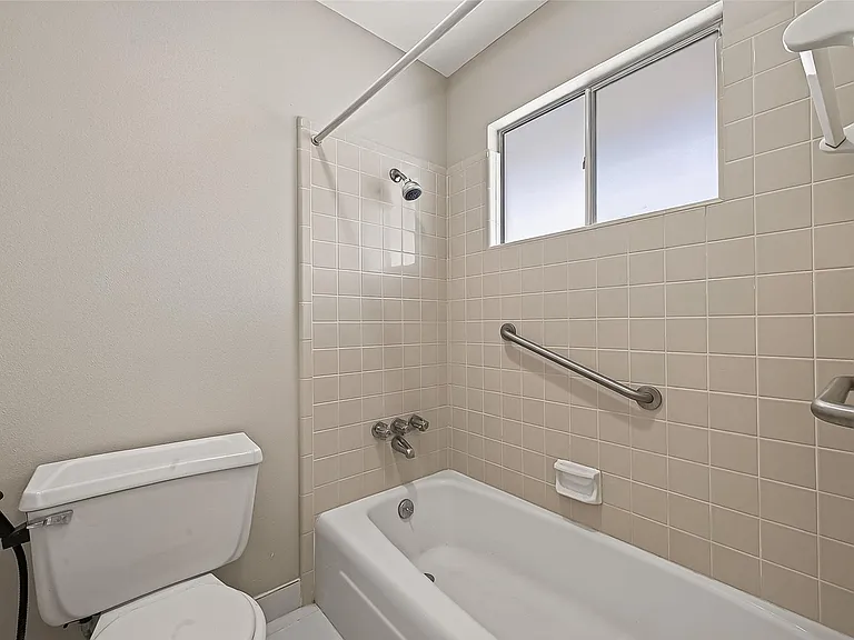 6649 De Moss Dr #649 — Photo 30