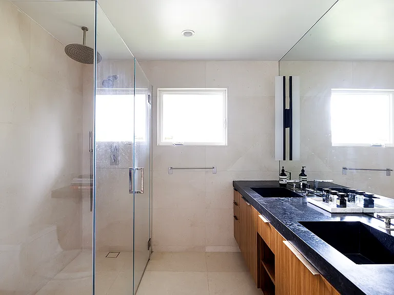 1504 Westcliff Dr #5 — Photo 15