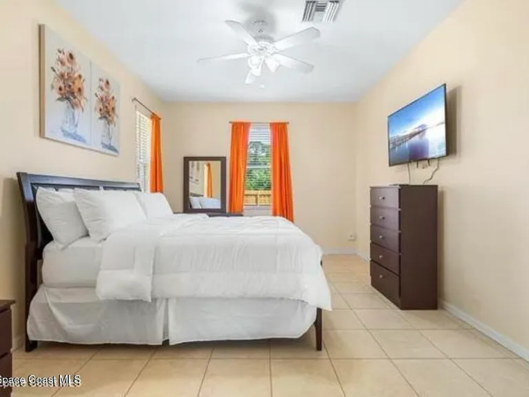 463 Eldron Blvd NE — Photo 13