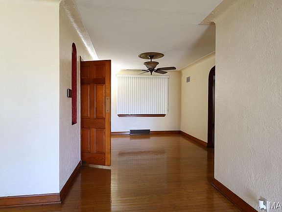 5th image of 2044 Hildred Ave