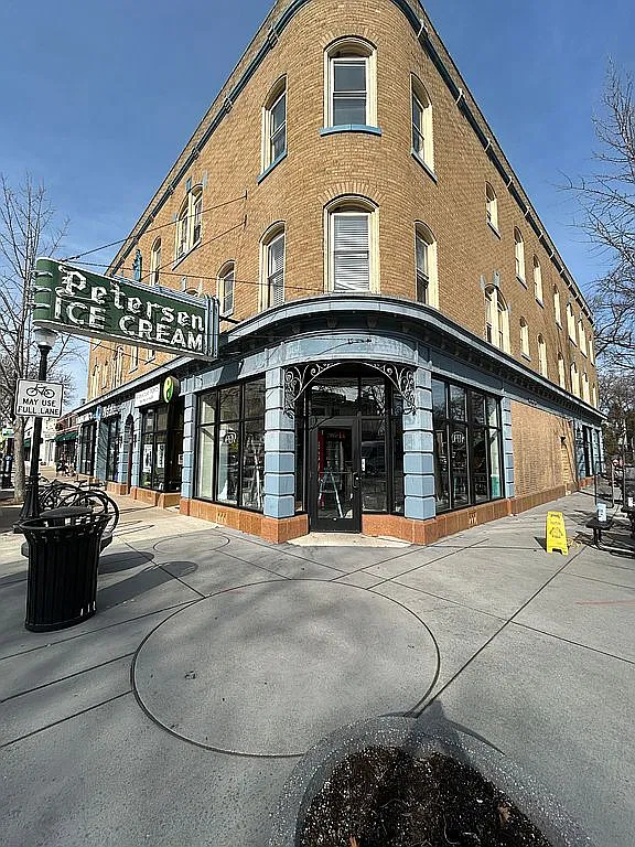 1 bed, 700 sqft, $1,600 — Photo 1