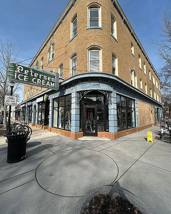 1104 Chicago Ave #9