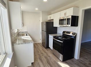 41655 Wilcox Rd APT 10, Plymouth, MI 48170