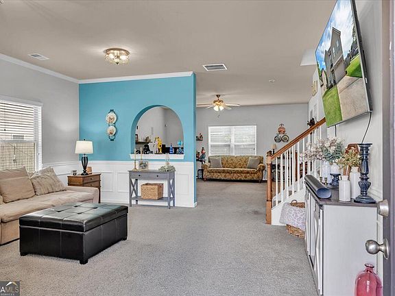 3rd image of 200 Amelia Dr
