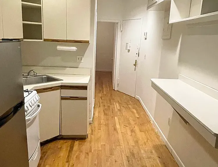 221 E 85th St #20 — Photo 5