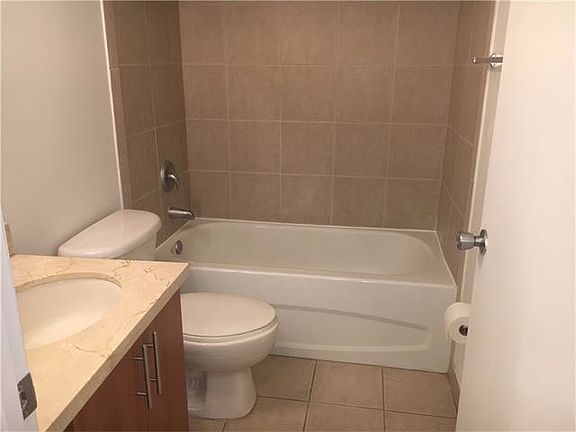 4th image of 1712 SW 2nd Ave Ph 1)