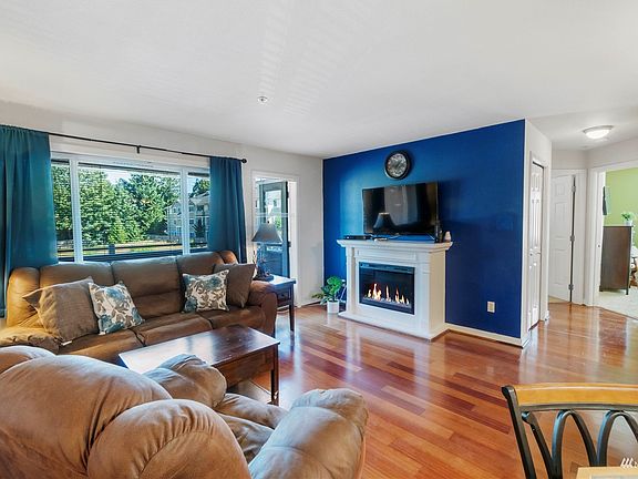 5th image of 13215 97th Ave E Unit 202