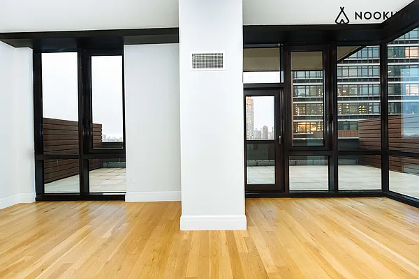 Rented by Nooklyn NYC LLC | media 102