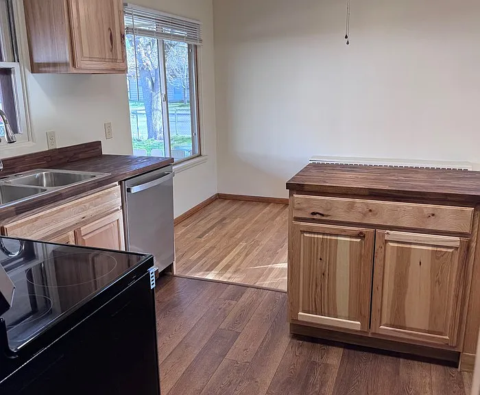 115 E Addison St #MAIN — Photo 5