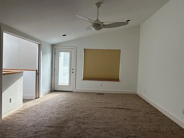6320 Haskell St #A — Photo 23