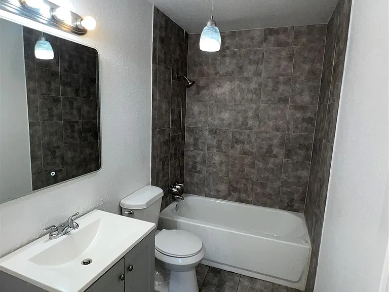 3613 Sparrow St — Photo 8