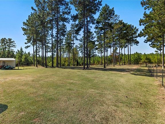 4th image of 660 Lee Road 25