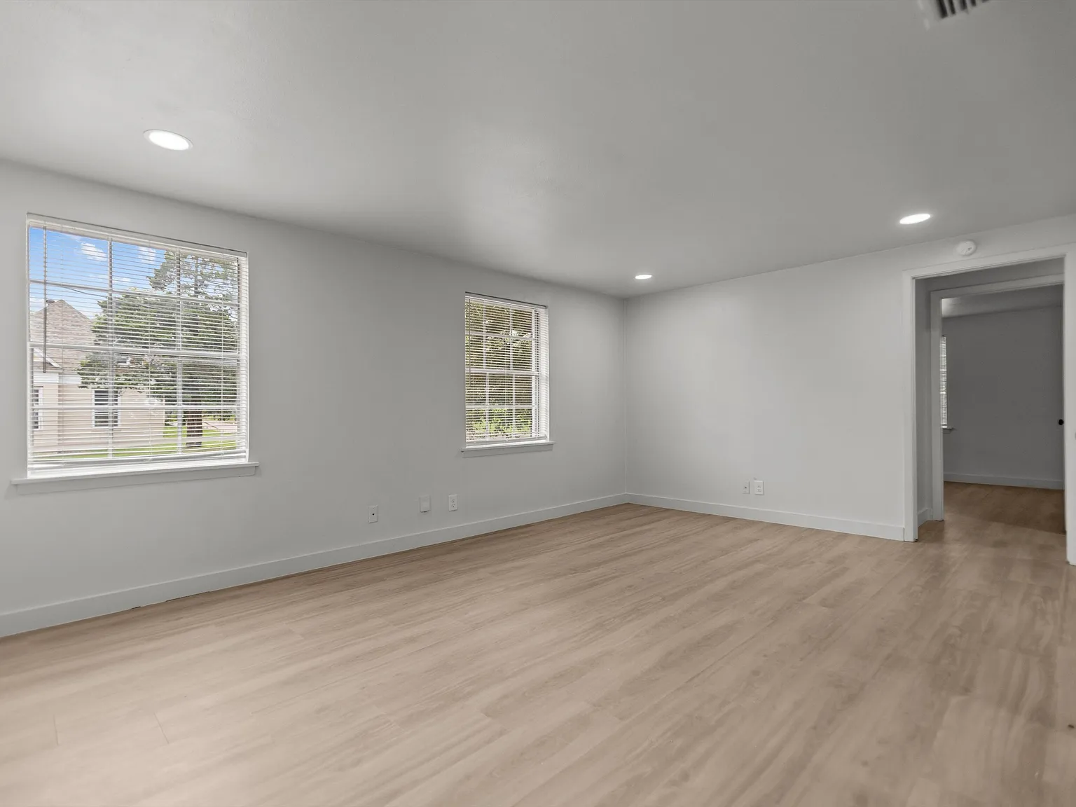 515 W Houston Street - 1 — Photo 2