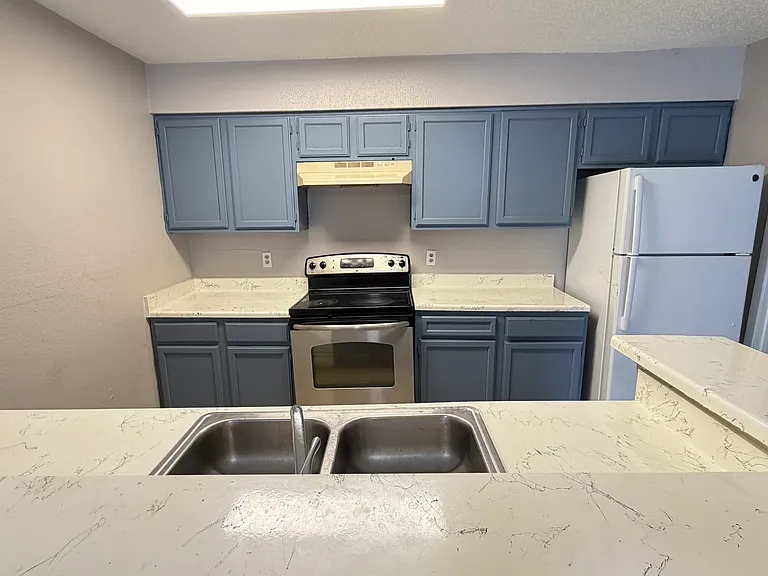 10001 Westpark Dr #84 — Photo 6