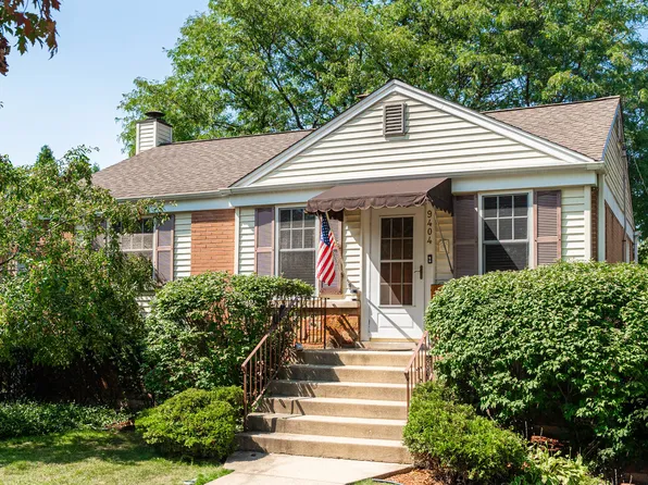 9404 Henrietta Ave, Brookfield, IL 60513