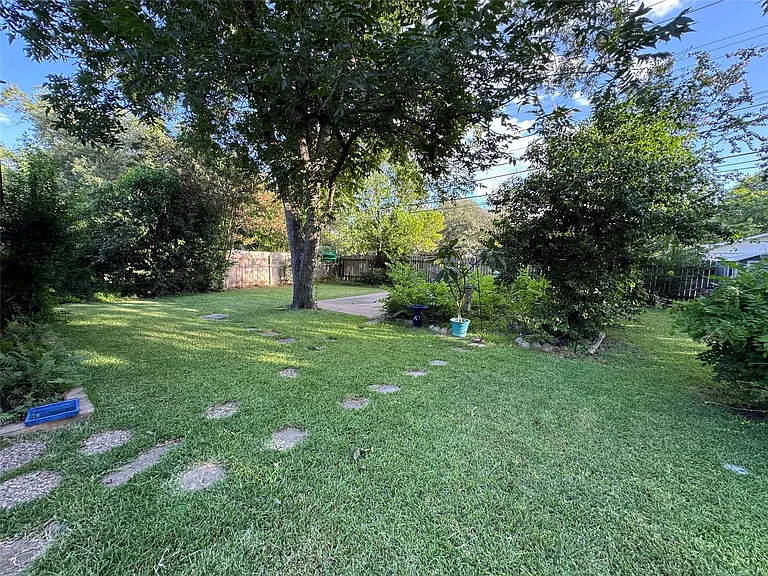 2303 Remuda Trl — Photo 10