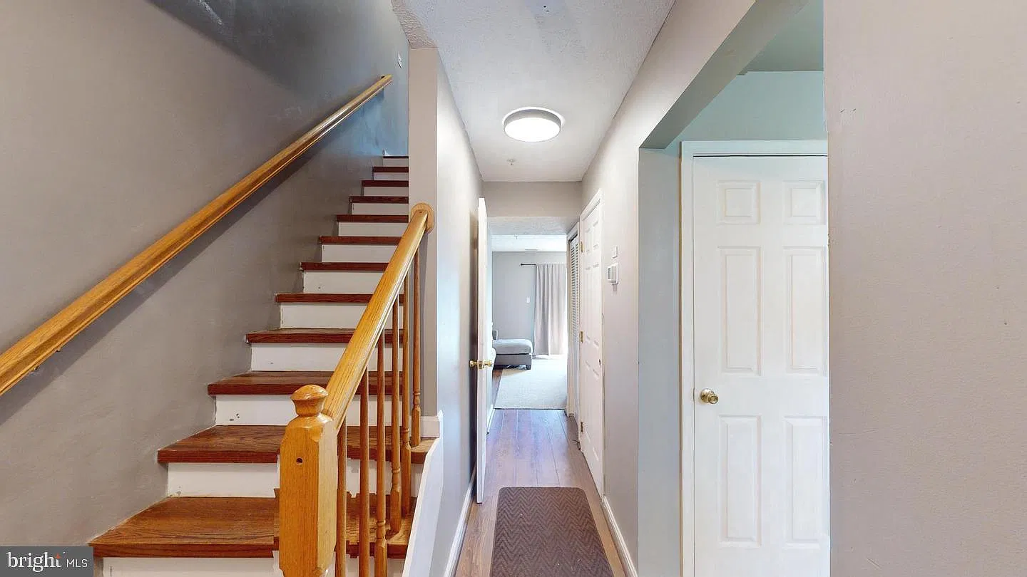2 bed, 2.5 bath, 1358 sqft, $2,000 — Photo 4