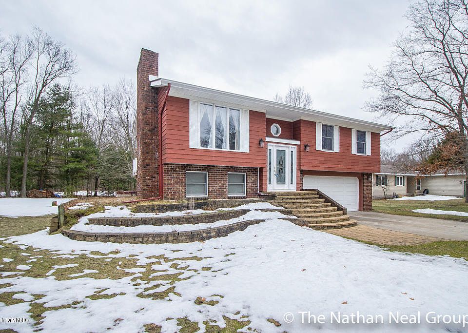 1st image of 2945 Deerwood Dr