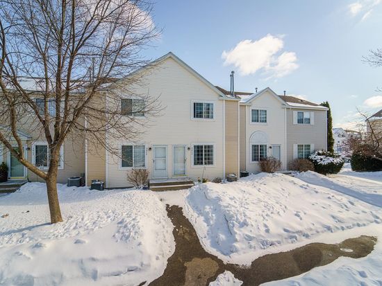 9066 Scarlet Globe Dr, Eden Prairie, MN 55347